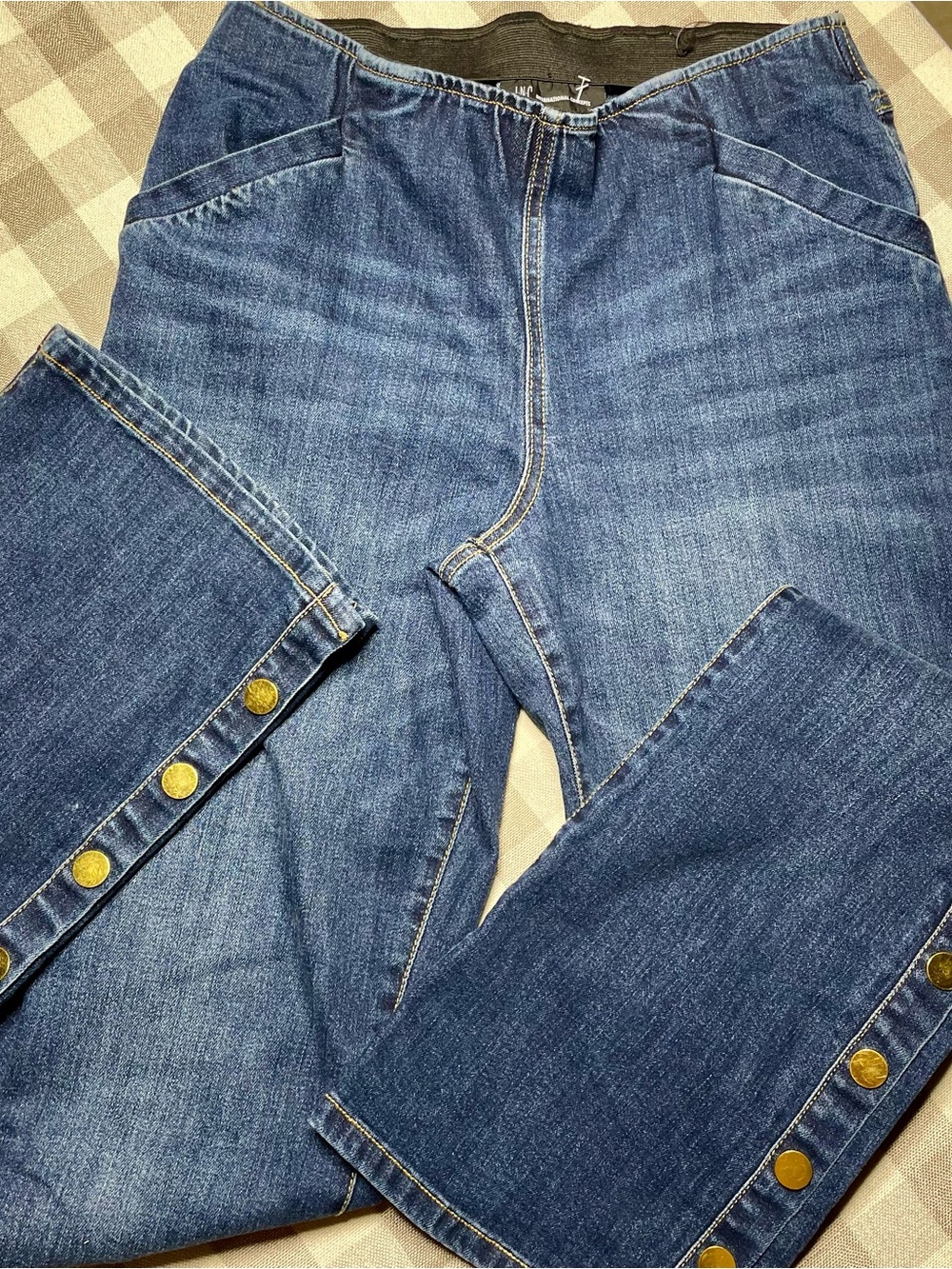 Ladies Blue Button-Trim Denim Jeans